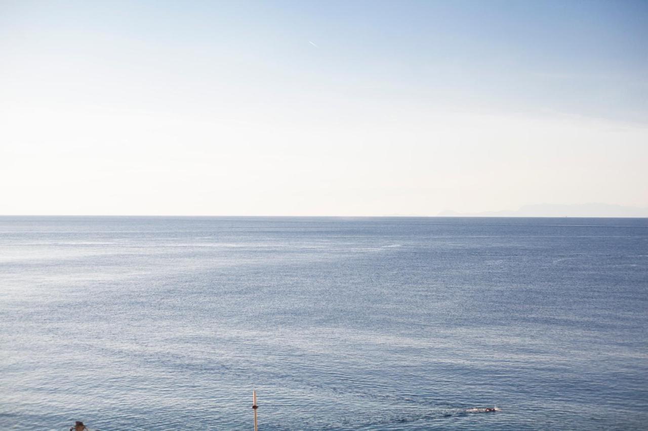 Sea Side Rooms Rhodes City Bagian luar foto