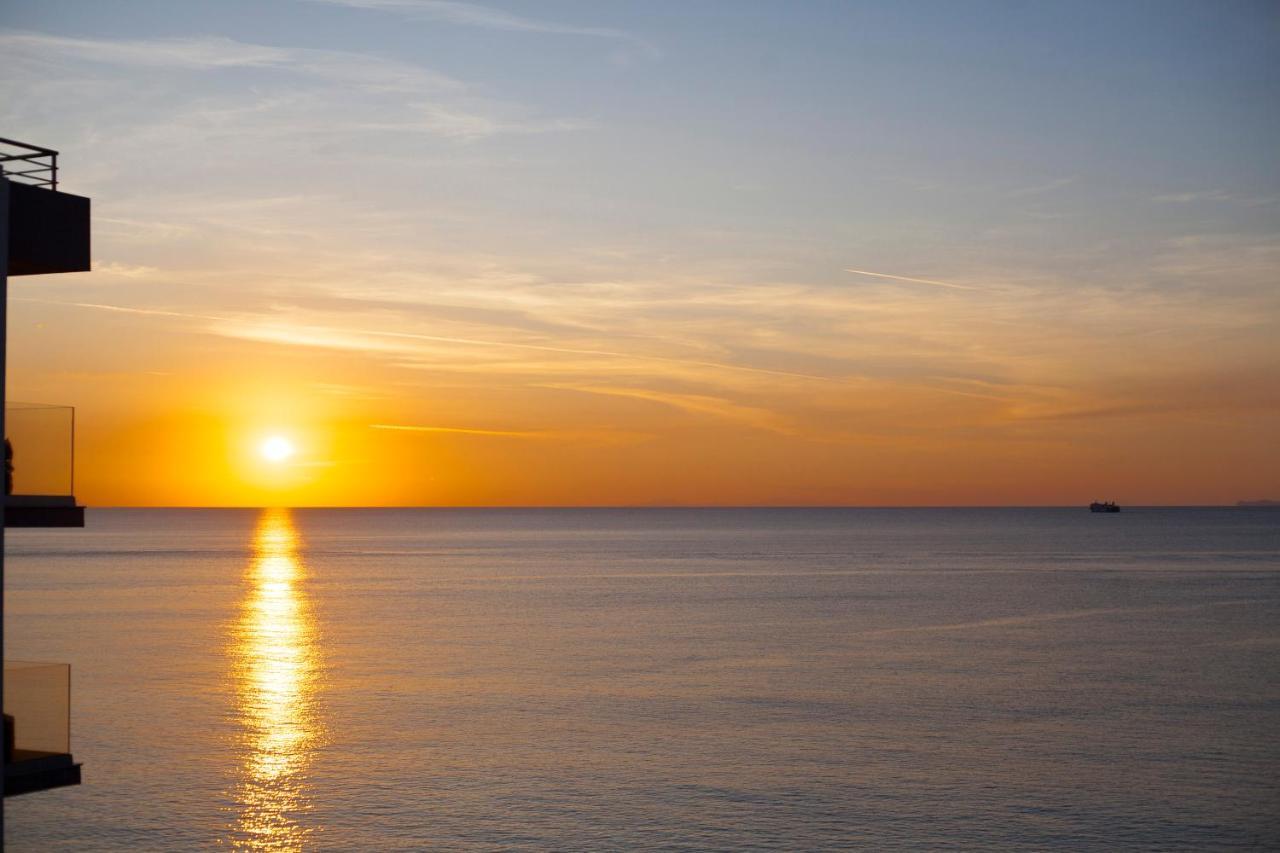 Sea Side Rooms Rhodes City Bagian luar foto