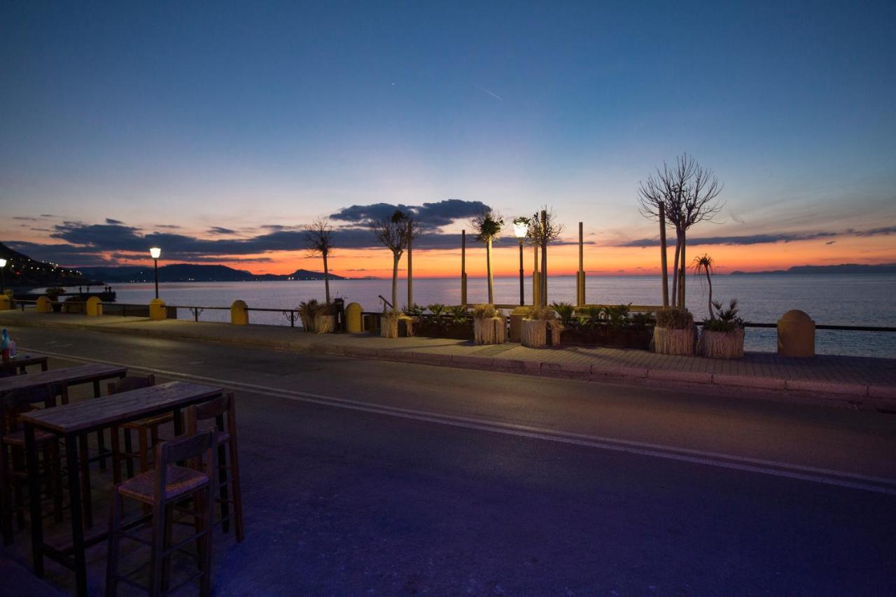 Sea Side Rooms Rhodes City Bagian luar foto