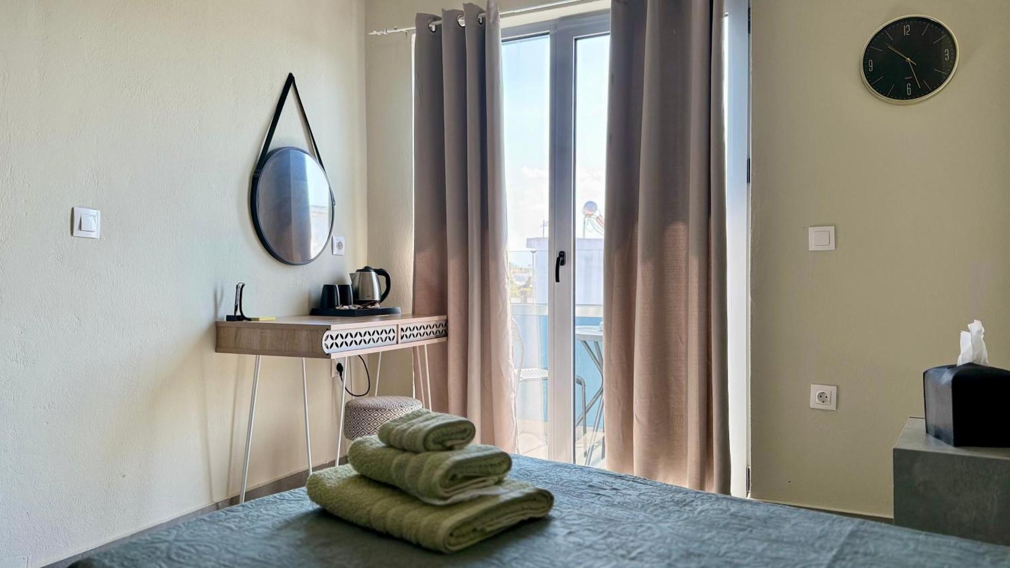 Sea Side Rooms Rhodes City Bagian luar foto
